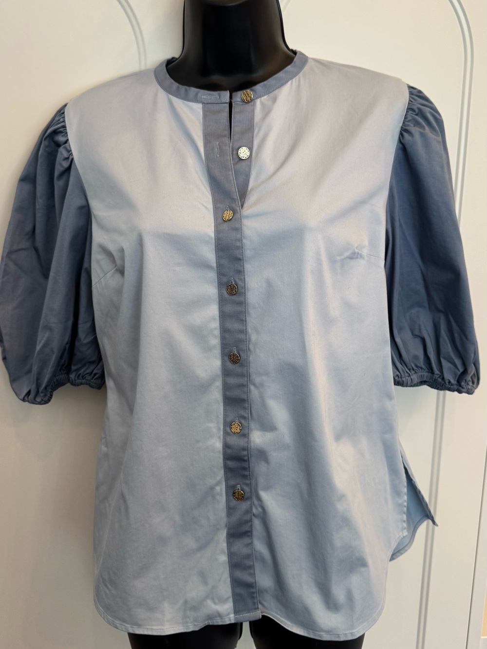 Emily McCarthy Women’s S Blue Puff Sleeve Button Front Blouse Gold Buttons